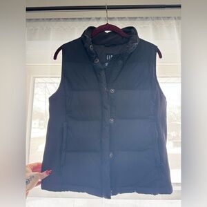GAP Dark Puffer Vest